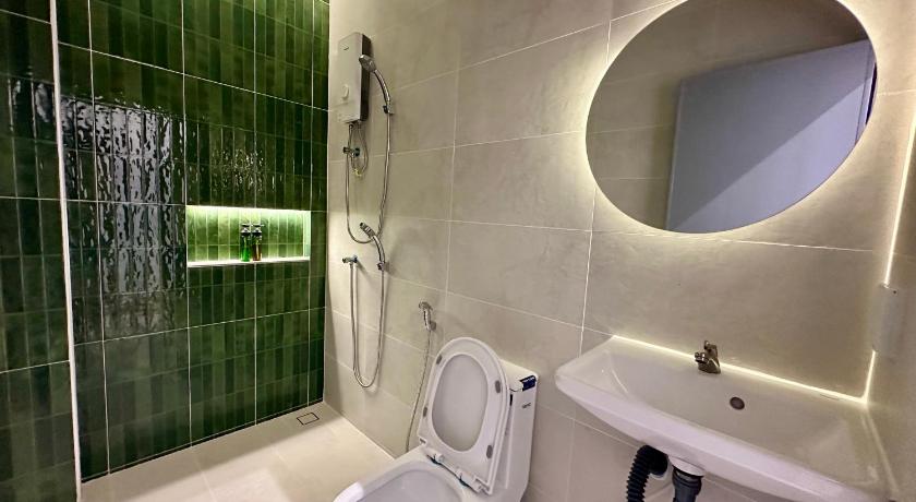 Image of Deluxe King Room 1
