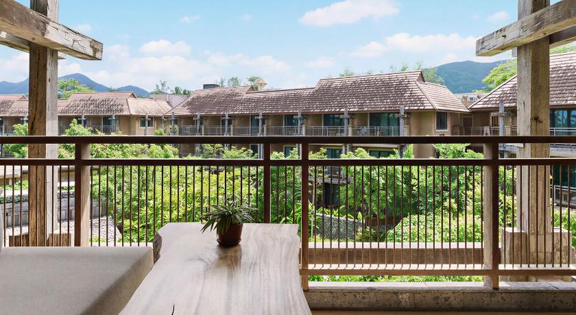 Image of 1 King Premium Garden View 1