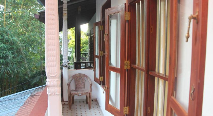 Kadolana Guest House photo