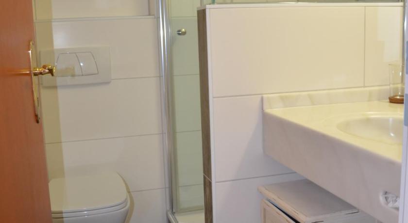 Hotel Garni Reulein photo