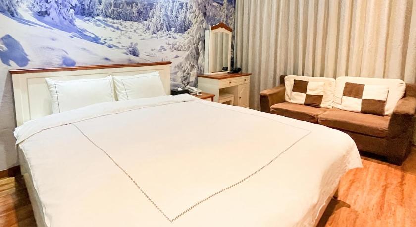 Image of Economy Double or Twin Room - No Window 0