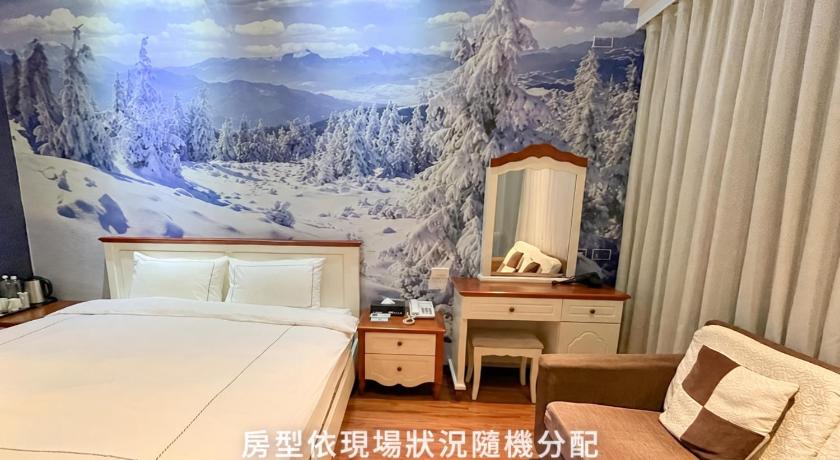 Image of Economy Double or Twin Room - No Window 1