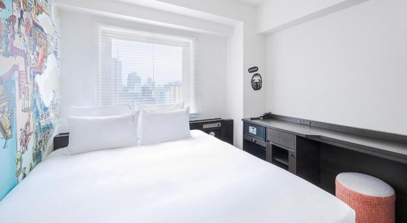 Image of 1 Queen Standard High Floor 1