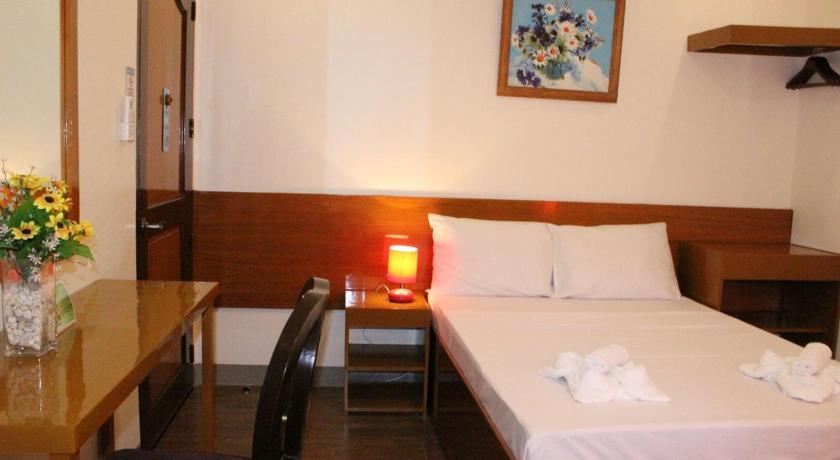Image of Deluxe Room Non-Smoking 4