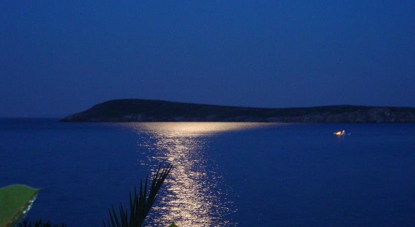 Blue &amp; Sea Studios Apartments — Hotel in Paros Island