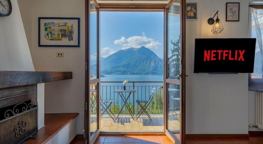Varenna - Lake Como View - Suite with Parking and Wifi