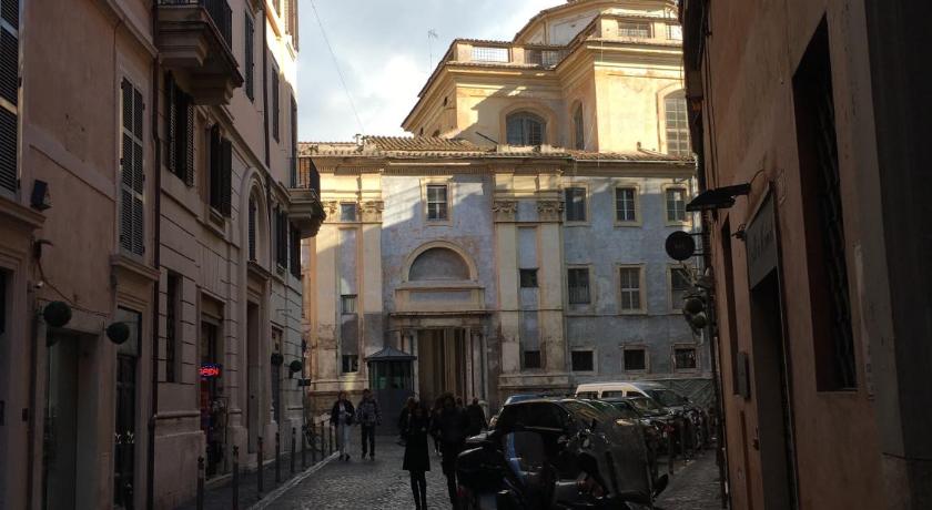 Pantheon Old Suite - image 8