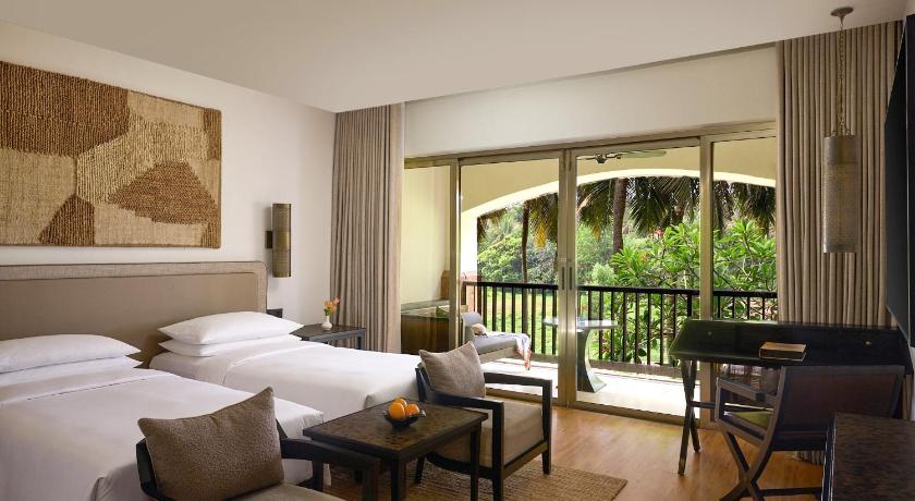 2 TWIN BEDS ROOM WITH BALCONY