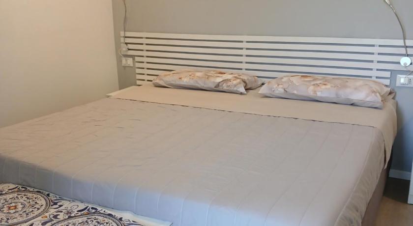 Adriroomsrho