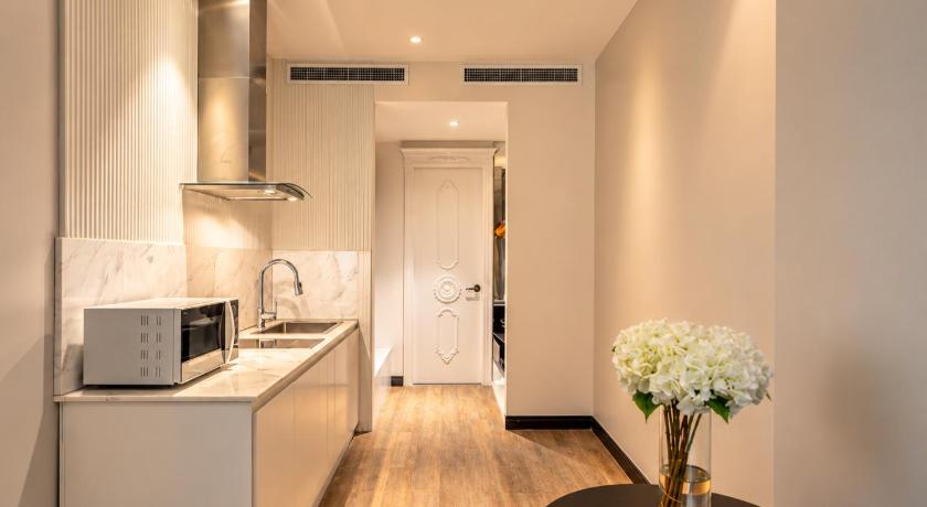 Image of Premier Suite With Kitchenette - Afternoon Tea 1