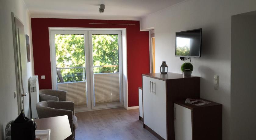 Image of Double Room with Partial Sea View and Balcony - 8 17
