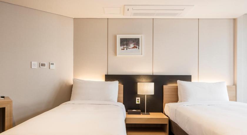 서울 더 퍼스트 스테이 호텔 (The first stay hotel(old, Luce bridge hotel) (Korea Quality)) 4성급 호텔 수영장