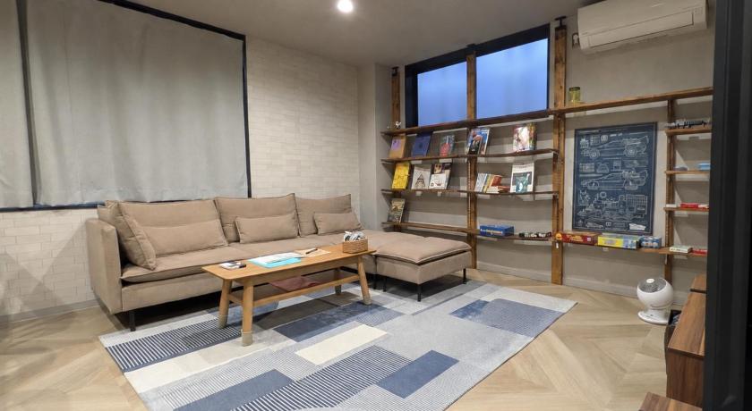 ゆったり過ごせる70平米の1LDK Kakurega Residence