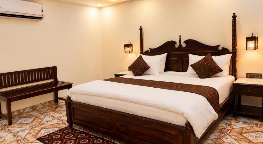 Deluxe Room (2 Adults + 1 Child)