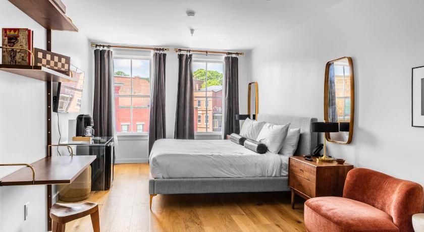Market Square View, Heart of DTWN, Historic Hotel, King Bed, Room # 402