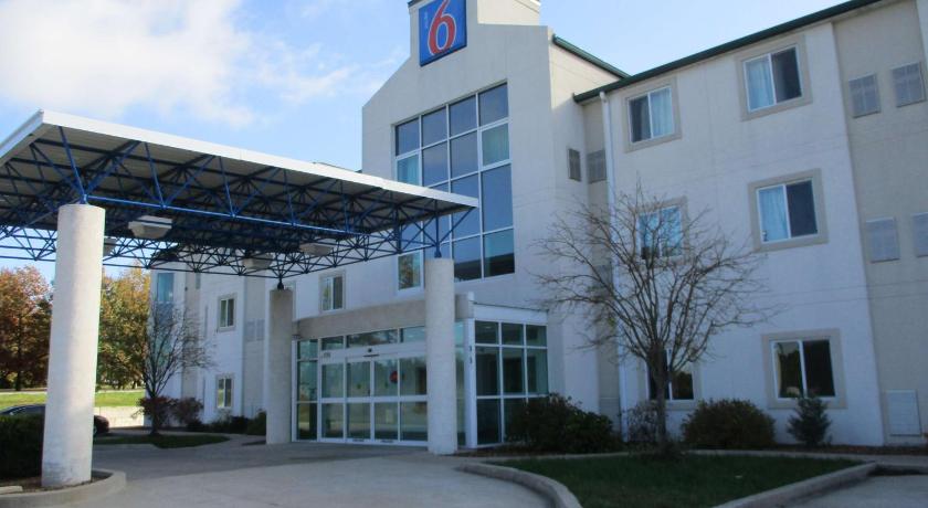 Motel 6-Kingdom City, MO