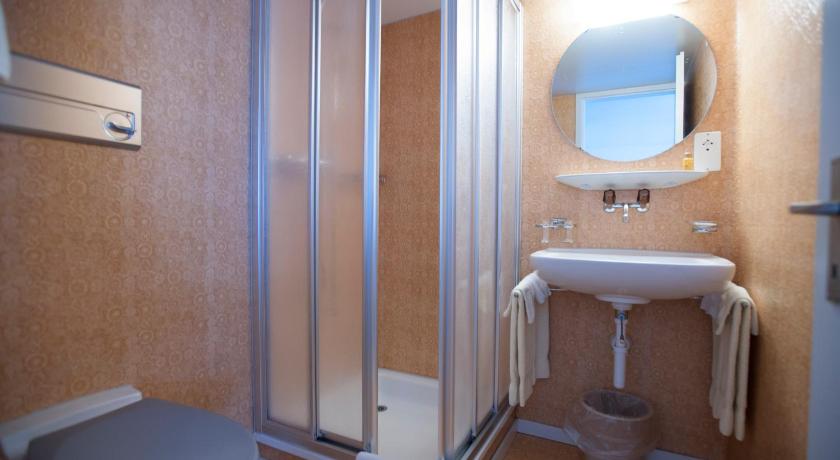 Image of Family Room with Private Bathroom 2