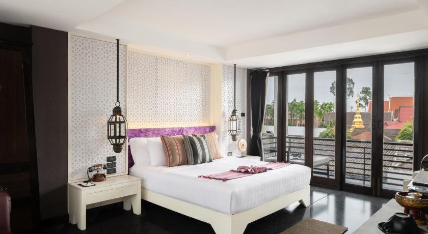 Image of Deluxe Room with Bathtub 0