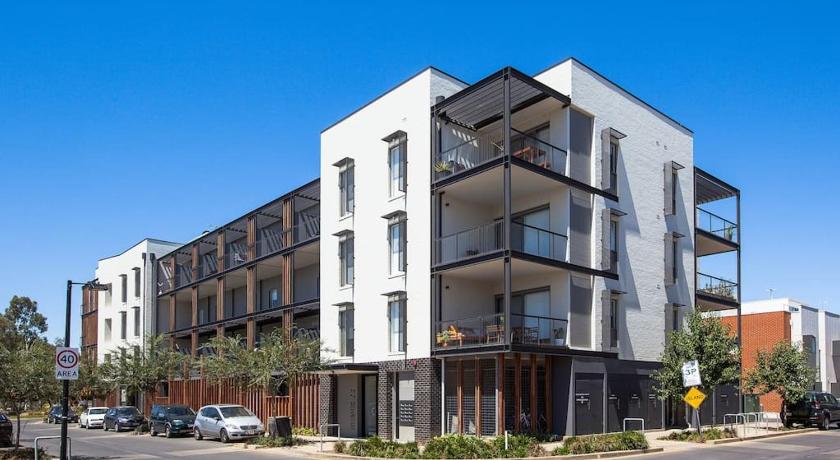 Magnificent Apartment + FREE car park near CBD photo