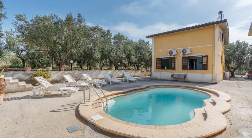 Villa Rosa Con Piscina