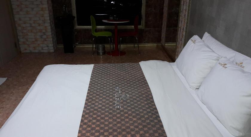 Image of Deluxe King Room 15