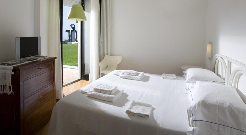 Comfort Double or Twin Room with Sea View, Hotel Emilia in Ancona