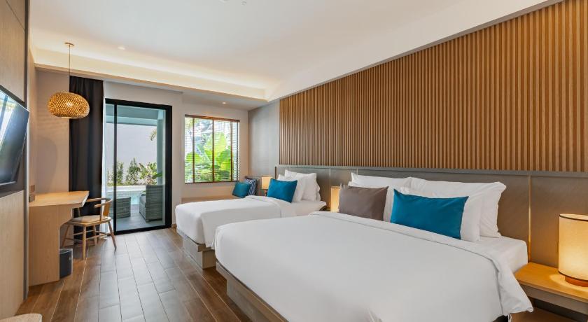 Image of Deluxe Family Room with Pool Access 0