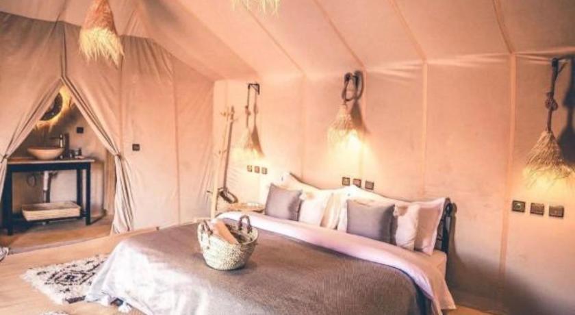 Authentic Luxury Camp
