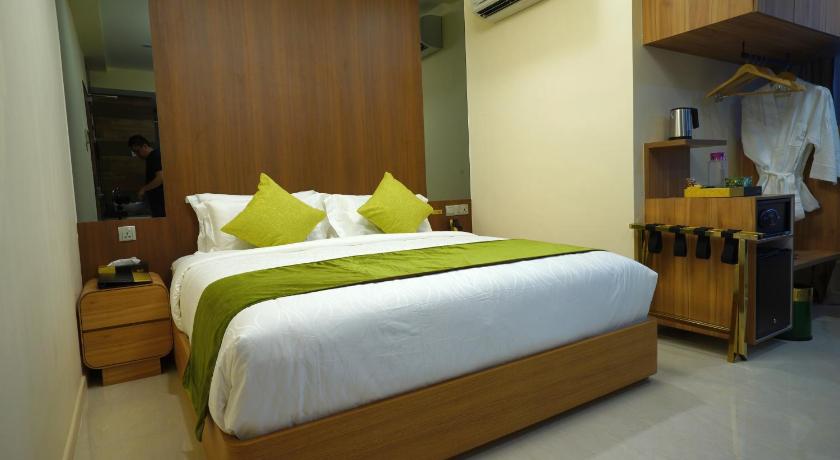 Image of Splendour Deluxe King Room 4