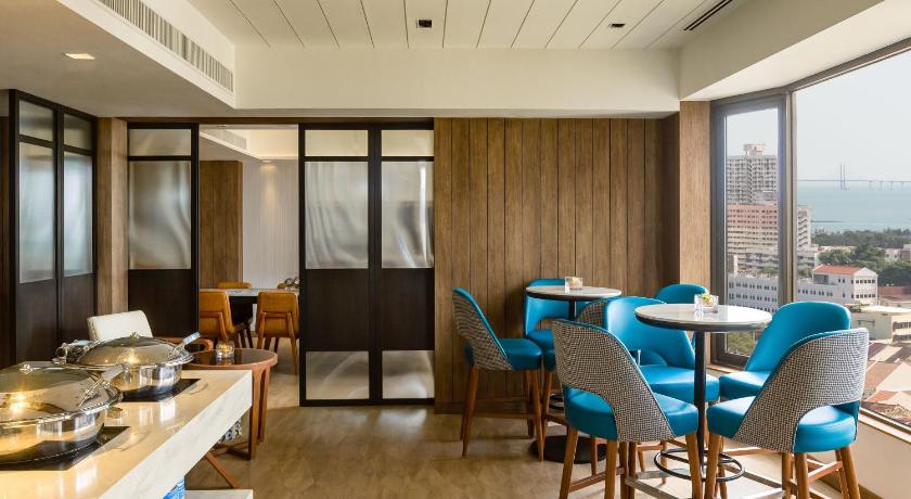 Image of Club Family Room 5