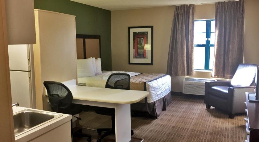 Extended Stay America Suites - Kansas City - Airport