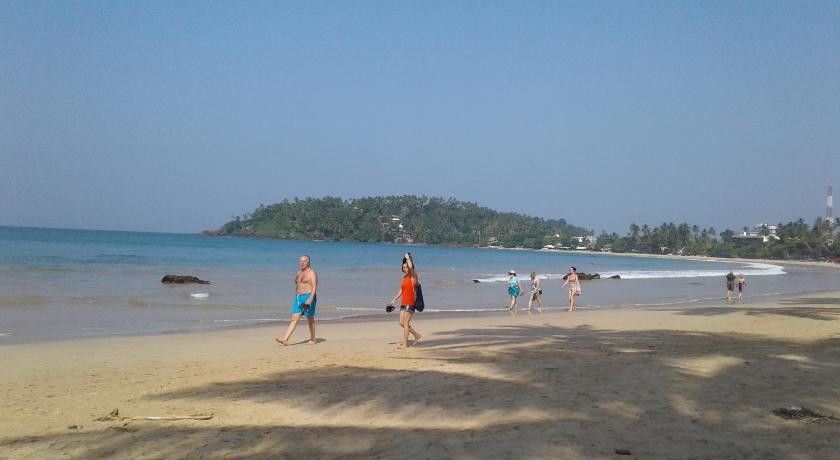 Avenra Guest — Hotel in Mirissa