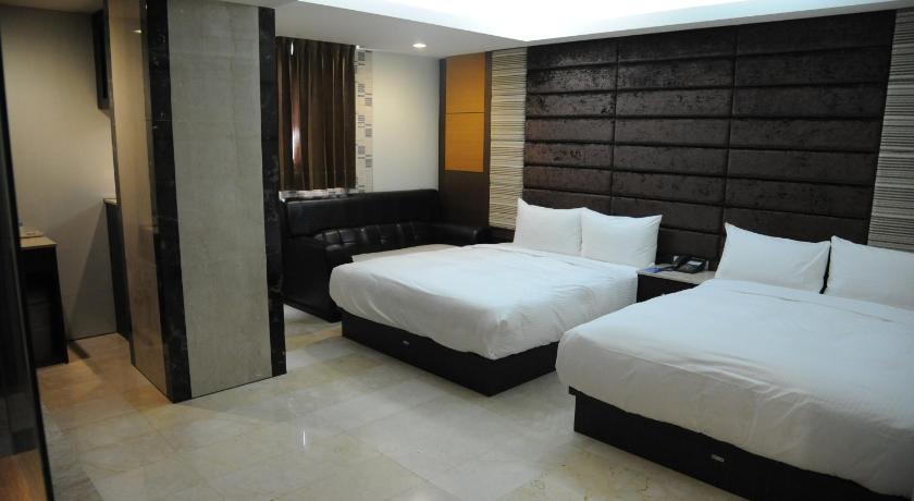 Image of Family Room for 4 People - Non-Smoking 3