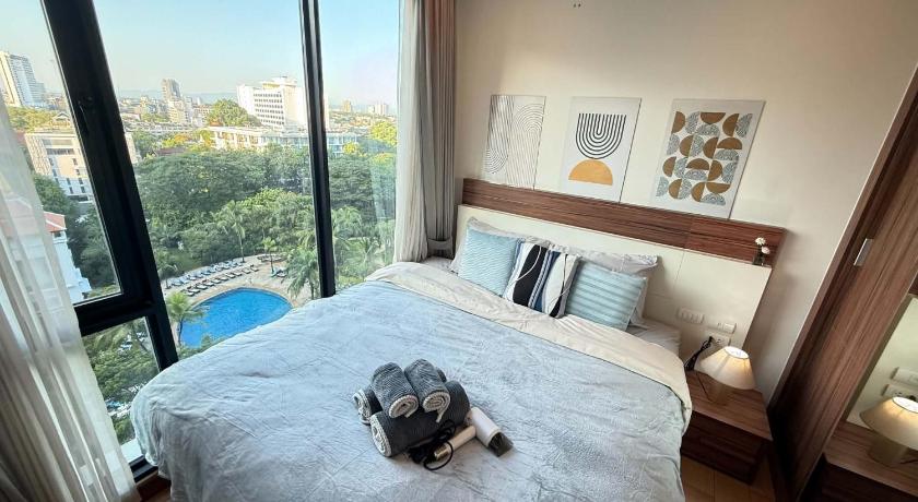 The Astra Luxury Condo near old town