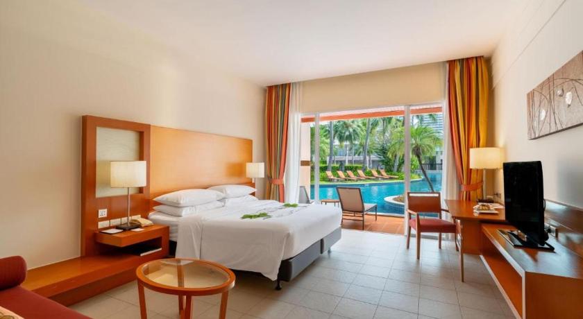 Image of Lagoon Access Suite, 1 Bedroom Suite, 1 King, Sofa bed, Poolside view, Large Lagoon access 1