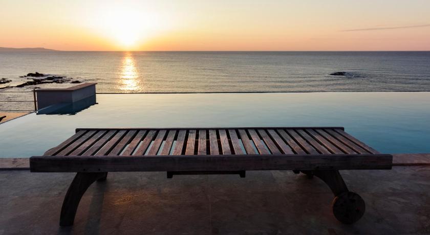 Beach Villa Pantheon — Hotel in Pomos