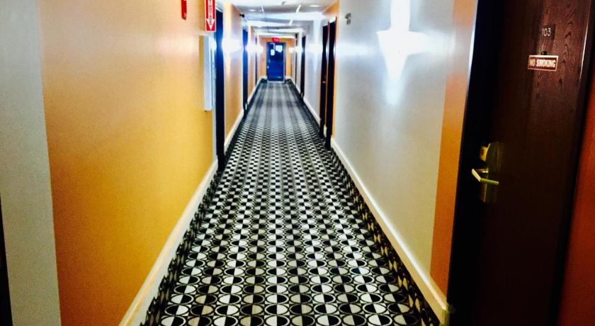 Lyons Inn photo