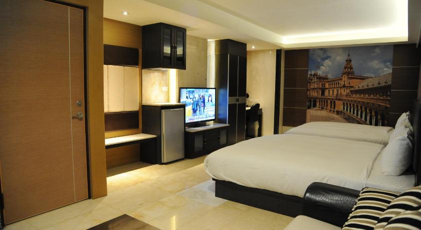 Image of Family Room for 4 People - Non-Smoking 0