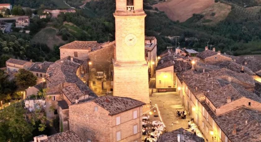 La torre tra terra e cielo