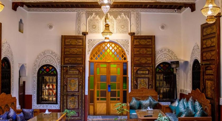 RIAD HIKAYA - Born of History