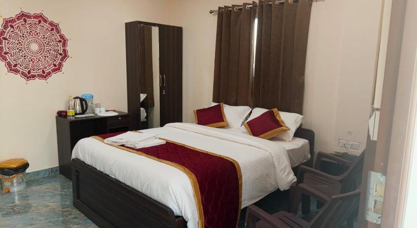 Deluxe Double Room (2 Adults + 1 Child)