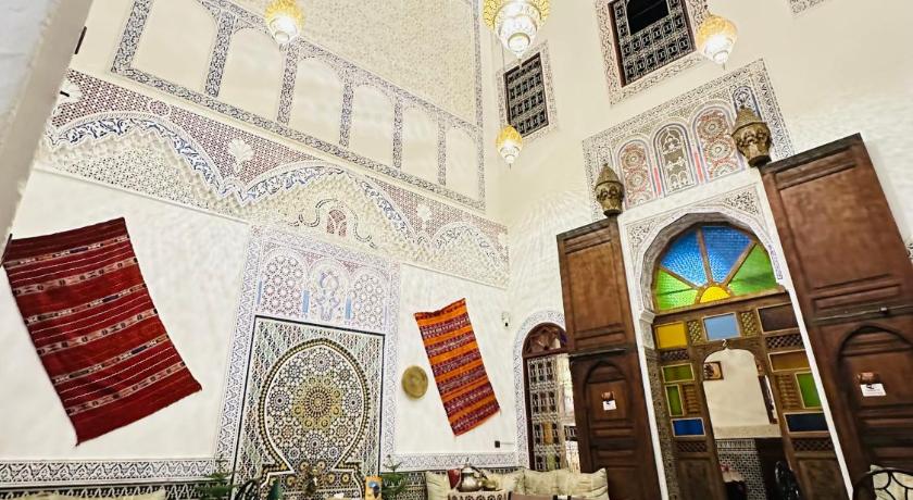 Riad T-A-J Fes Crown