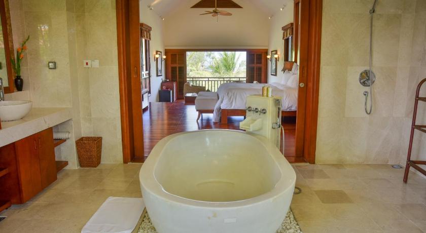 Image of Three-Bedroom Villa with Ocean View 9