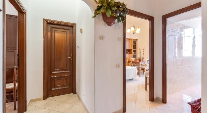 Apartment with balcony in Porto Santo Stefano 89 m² sea view