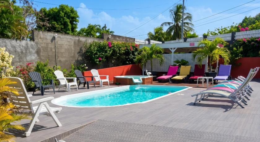 Appartement charmant à Sainte-Anne, 70 m², avec piscine