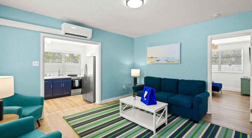 Dolphin Villa - Pool - Steps to Siesta Key Village
