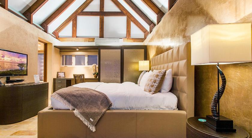 Image of Luxury Five-Bedroom Villa with Bunk Beds and Private Pool 0
