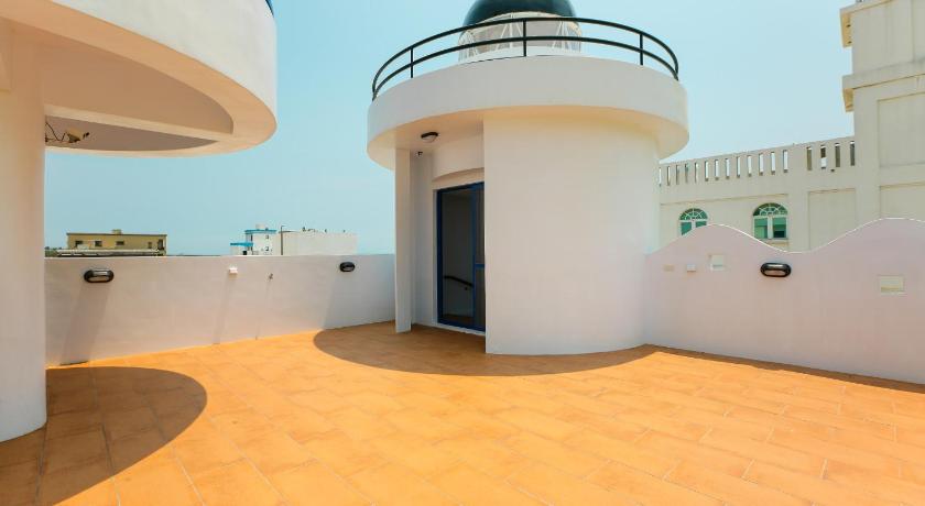 Travel Light House photo