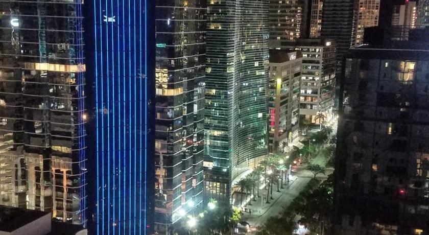 Brickell Deluxe Apartment with Free Parking photo