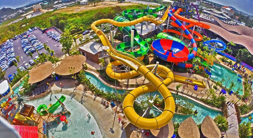 Image of Special Offer - Deluxe Room with Water Park Tickets 9